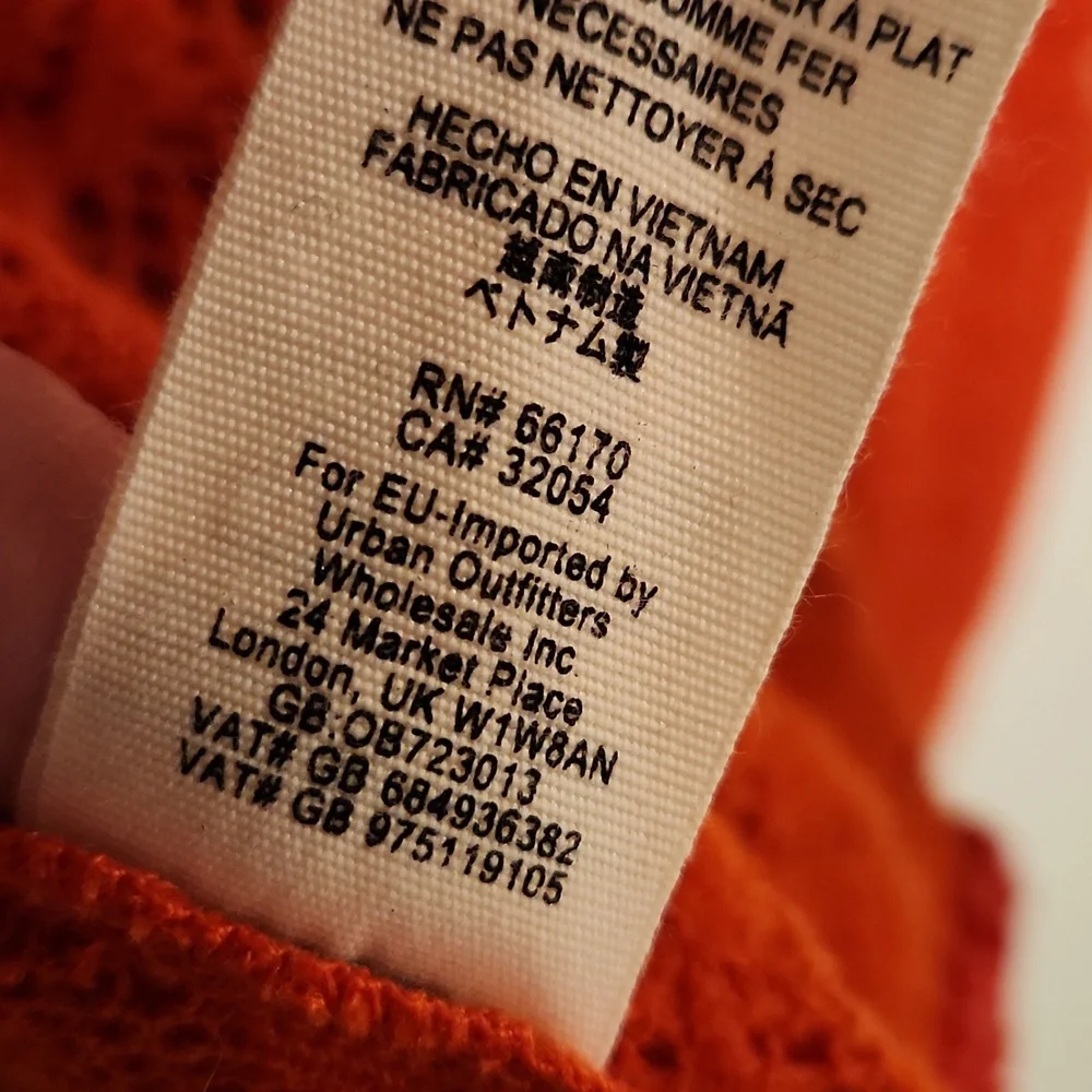 ❤️ FREE PEOPLE NOT COLD IN THIS LACE TOP, VIBRANT ORANGE, MEDIUM